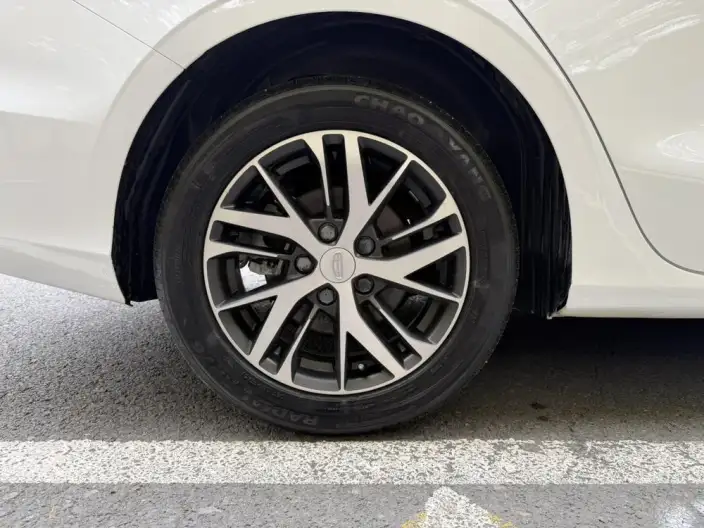Geely Emgrand 2022 Model No. 4 Gen 1.5L CVT Luxury Model – фото 8