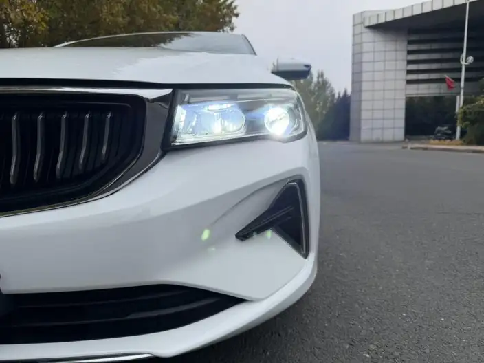 Geely Emgrand 2022 Model No. 4 Gen 1.5L CVT Luxury Model – фото 10