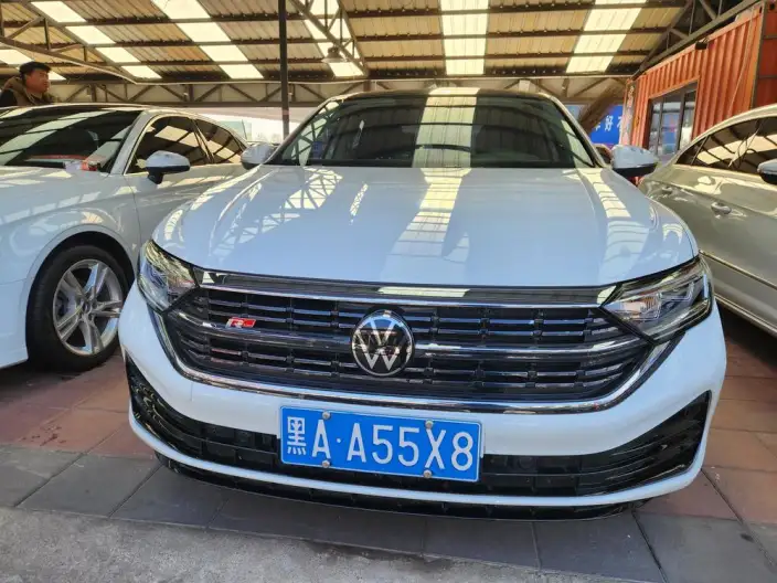 Volkswagen Sagitar 2024 Model 300TSI DSG Flying Version