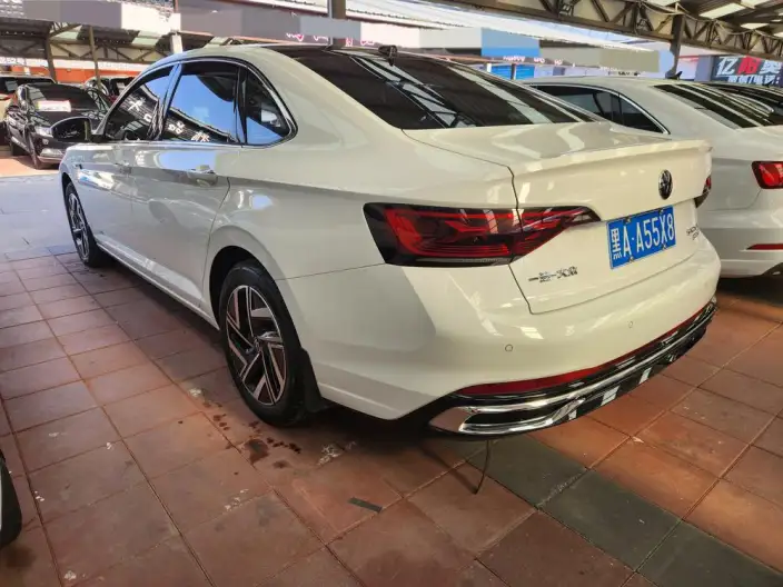 Volkswagen Sagitar 2024 Model 300TSI DSG Flying Version