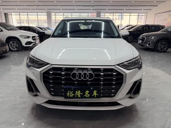 AUDI Q3 2022 Model 35 TFSI Fashion Dynamic Model