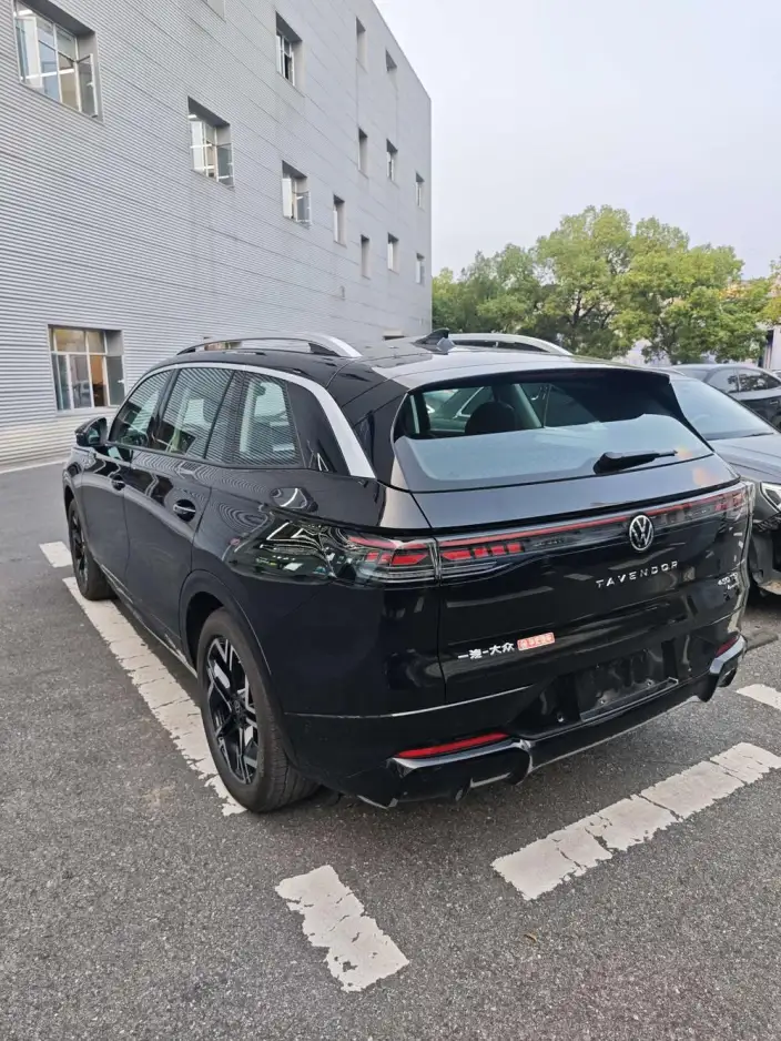 Range Rover 2026 Model 450TSI 4WD Supreme Edition