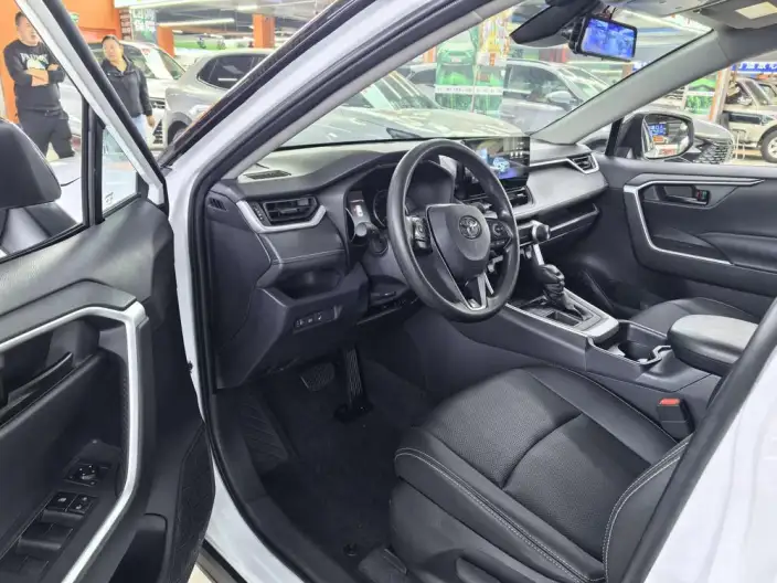 Toyota RAV4 2024 Model 2.0L CVT 2WD Urban Edition – фото 8