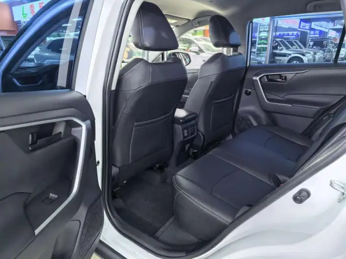 Toyota RAV4 2024 Model 2.0L CVT 2WD Urban Edition – фото 9