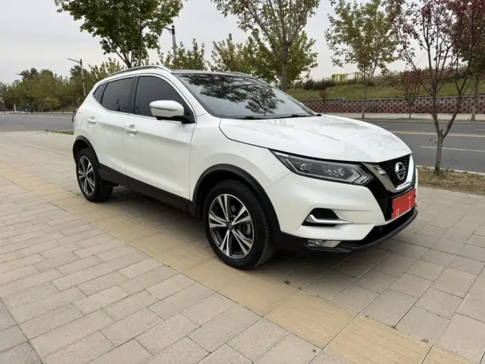 Nissan Qashqai 2022 Model 2.0L XV Prem. Deluxe Edition