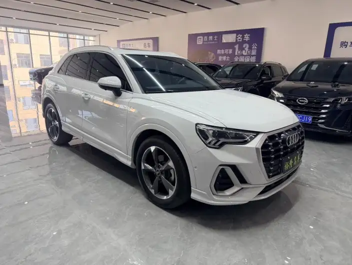 AUDI Q3 2023 Model 35 TFSI Fashion Dynamic Model