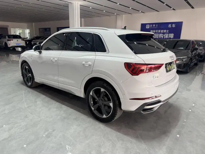 AUDI Q3 2023 Model 35 TFSI Fashion Dynamic Model