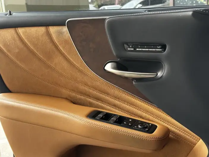 Lexus LS 2021 Model 500h Superior Edition – фото 9