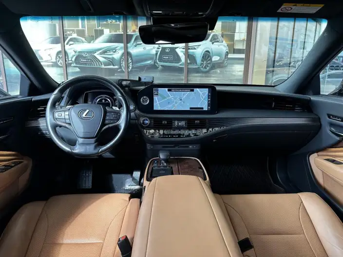 Lexus LS 2021 Model 500h Superior Edition – фото 10