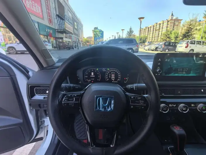 Honda Civic 2022 Model 240TURBO CVT Dynamic Edition – фото 8