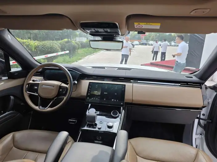 Range Rover Sport 2023 Model 3.0 L6 DYNAMIC SE – фото 8