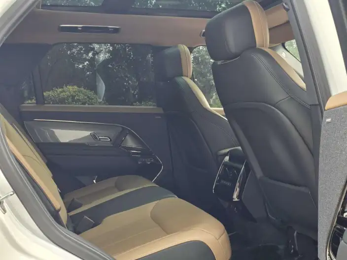 Range Rover Sport 2023 Model 3.0 L6 DYNAMIC SE – фото 9