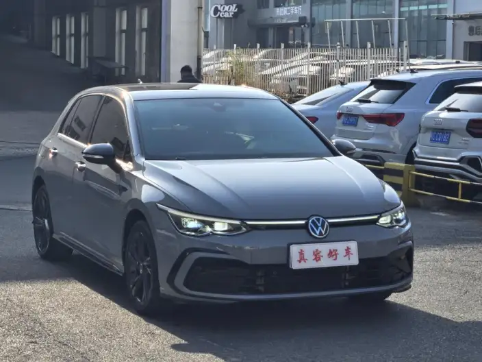 Volkswagen Golf 2021 Model 280TSI DSG R-Line – фото 3