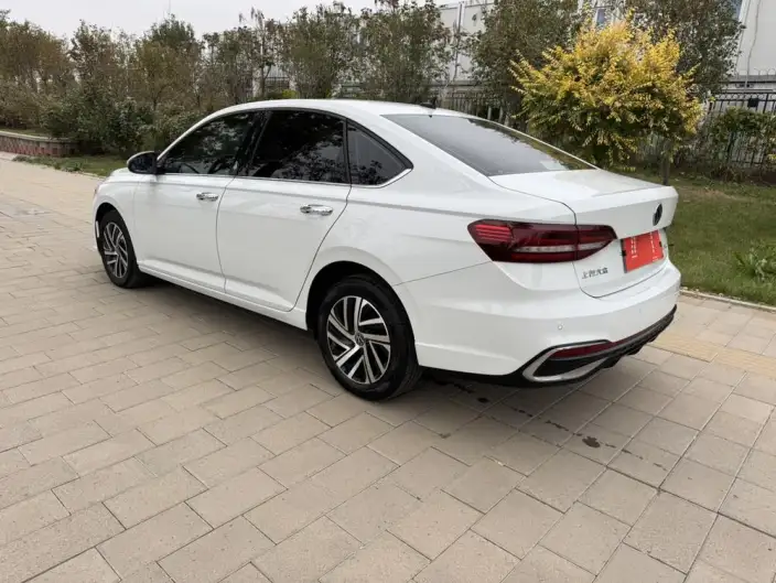 Volkswagen Lavida 2023 Model 1.5L Automatic Starry Sky Five Million Edition – фото 4