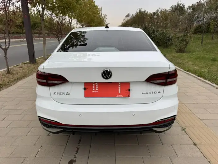 Volkswagen Lavida 2023 Model 1.5L Automatic Starry Sky Five Million Edition – фото 5