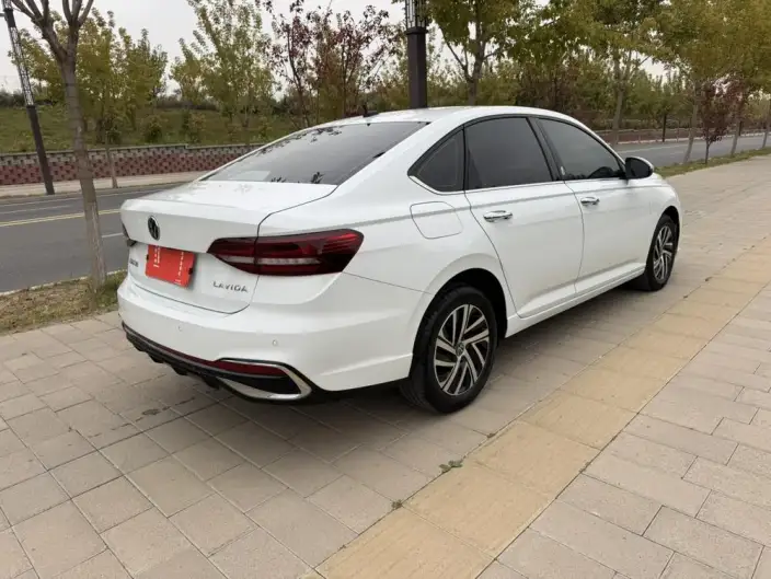 Volkswagen Lavida 2023 Model 1.5L Automatic Starry Sky Five Million Edition – фото 6