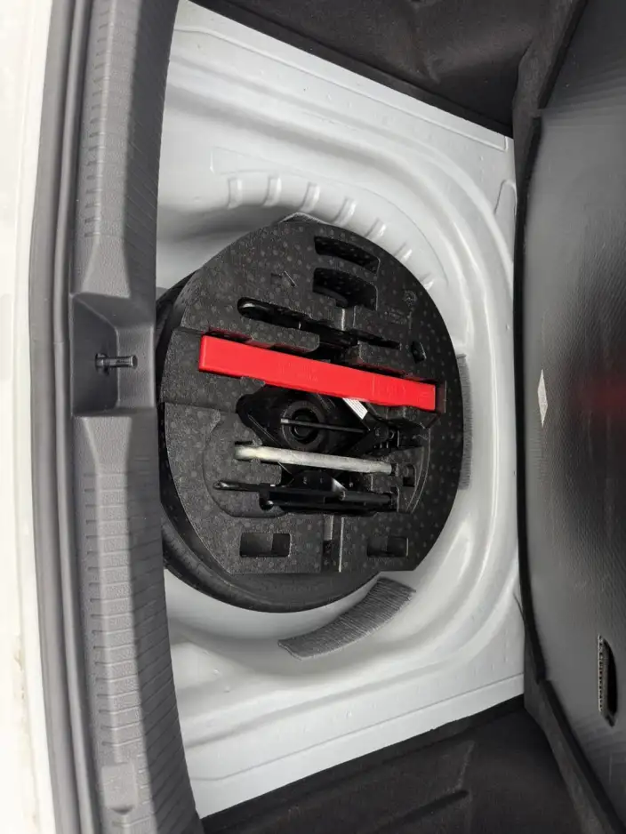 Volkswagen Lavida 2023 Model 1.5L Automatic Starry Sky Five Million Edition – фото 7