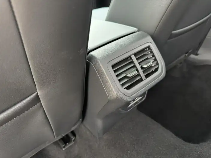 Volkswagen Lavida 2023 Model 1.5L Automatic Starry Sky Five Million Edition – фото 8