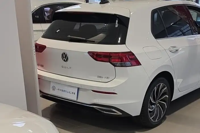 Volkswagen Golf 2023 Model 280TSI DSG Pro – фото 8