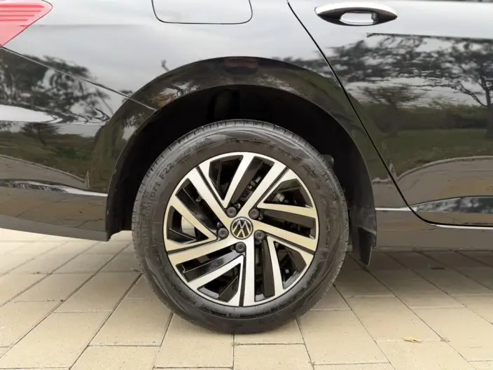 Volkswagen Lavida 2023 Model Facelift 1.5L Automatic Five million editions – фото 10