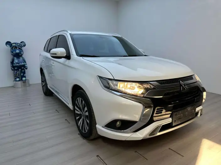 Mitsubishi Outlander 2021 Model 2.0L 2WD Changxiang Edition 5 seat – фото 3