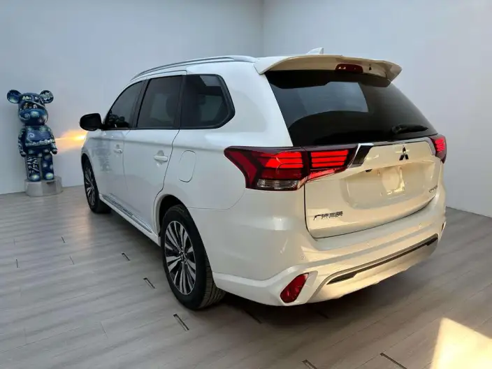 Mitsubishi Outlander 2021 Model 2.0L 2WD Changxiang Edition 5 seat – фото 4
