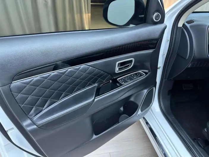 Mitsubishi Outlander 2021 Model 2.0L 2WD Changxiang Edition 5 seat – фото 9