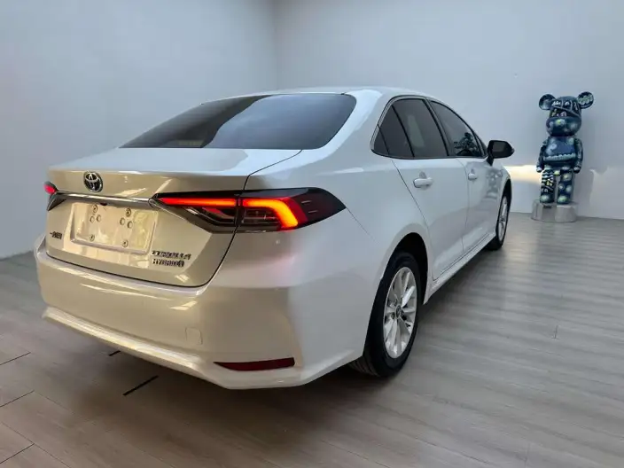 Toyota Corolla 2021 Model Hybrid 1.8L E-CVT Ultimate Edition – фото 6