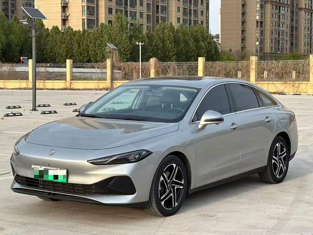 Roewe D7 DMH Раздел 2023 125 Superior Edition – фото 1