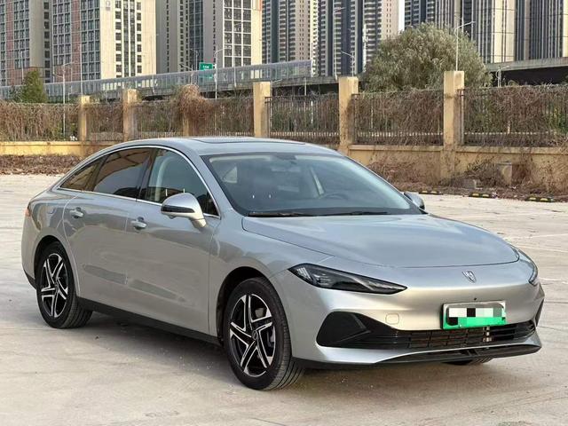 Roewe D7 DMH Раздел 2023 125 Superior Edition – фото 3