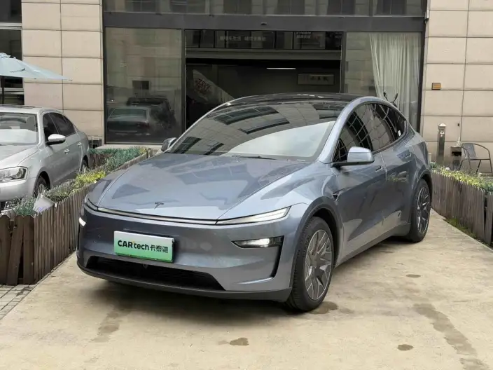 Model Y L 2026 Model Standard Edition