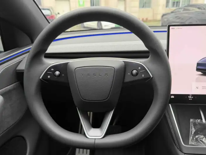 Model Y L 2026 Model Standard Edition – фото 9