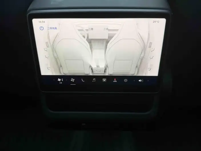 Model Y L 2026 Model Standard Edition – фото 10
