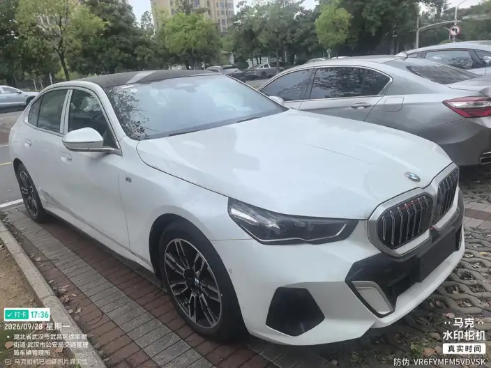 BMW 5 Series 2024 Model 530Li Leading Model M Sports Set – фото 3