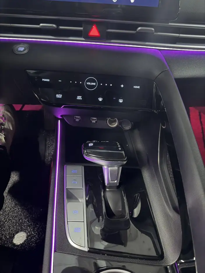 Hyundai Ioniq 2022 Model 1.5L CVT LUX Premium Edition – фото 9