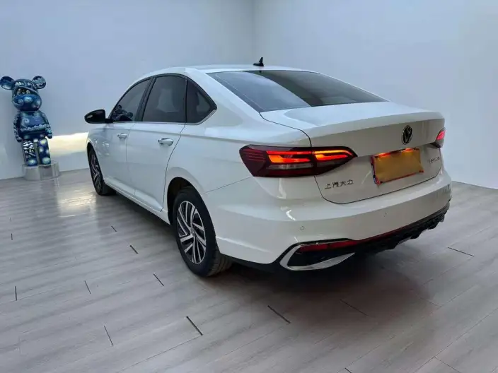 Volkswagen Lavida 2023 Model 1.5L Automatic Starry Sky Five Million Edition – фото 4