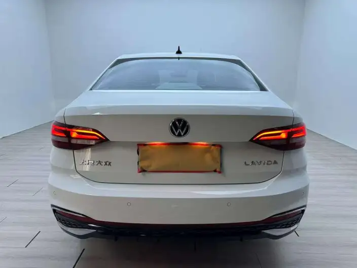 Volkswagen Lavida 2023 Model 1.5L Automatic Starry Sky Five Million Edition – фото 5