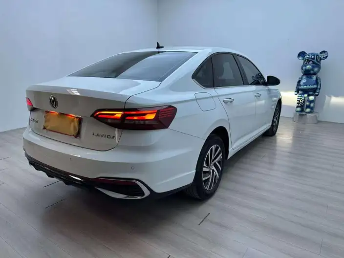 Volkswagen Lavida 2023 Model 1.5L Automatic Starry Sky Five Million Edition – фото 6