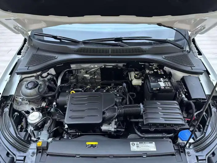 Volkswagen Lavida 2023 Model 1.5L Automatic Starry Sky Five Million Edition – фото 7