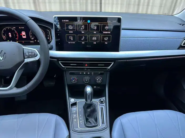 Volkswagen Lavida 2023 Model 1.5L Automatic Starry Sky Five Million Edition – фото 9