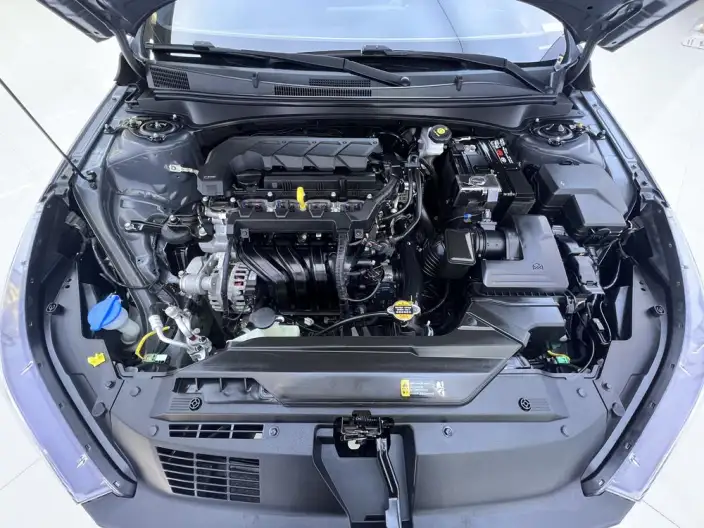 Hyundai Ioniq 2022 Model 1.5L CVT 20th SE 20th Anniversary Memorial Edition – фото 8