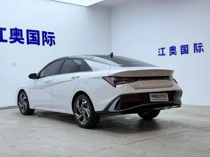 Hyundai Ioniq 2023 Model 1.5L CVT LUX Premium Edition – фото 4