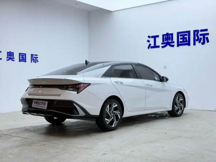 Hyundai Ioniq 2023 Model 1.5L CVT LUX Premium Edition – фото 6