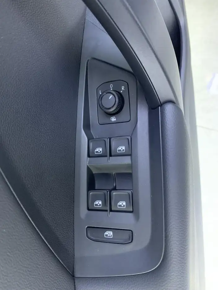 Volkswagen Tharu 2022 Model 280TSI 2WD Deluxe Edition – фото 6