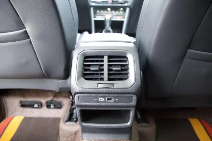 Volkswagen Tharu 2022 Model 280TSI 2WD Deluxe Edition – фото 9