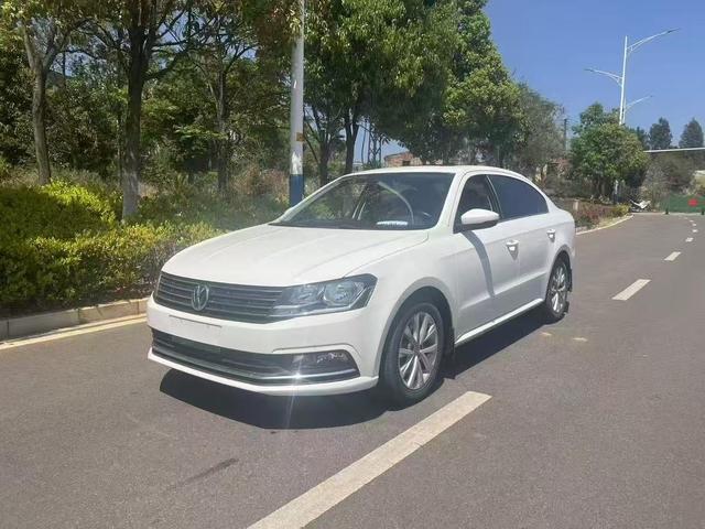 Volkswagen Lavida 2015 модификация 230TSI DSG Com f ort Edition – фото 1