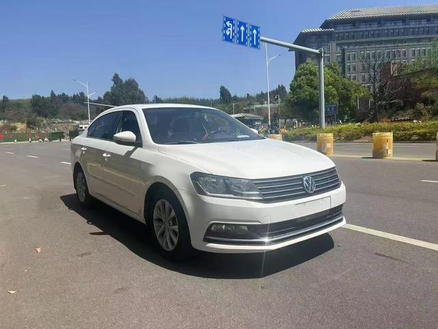 Volkswagen Lavida 2015 модификация 230TSI DSG Com f ort Edition – фото 3