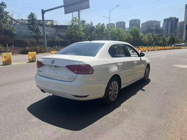 Volkswagen Lavida 2015 модификация 230TSI DSG Com f ort Edition – фото 7