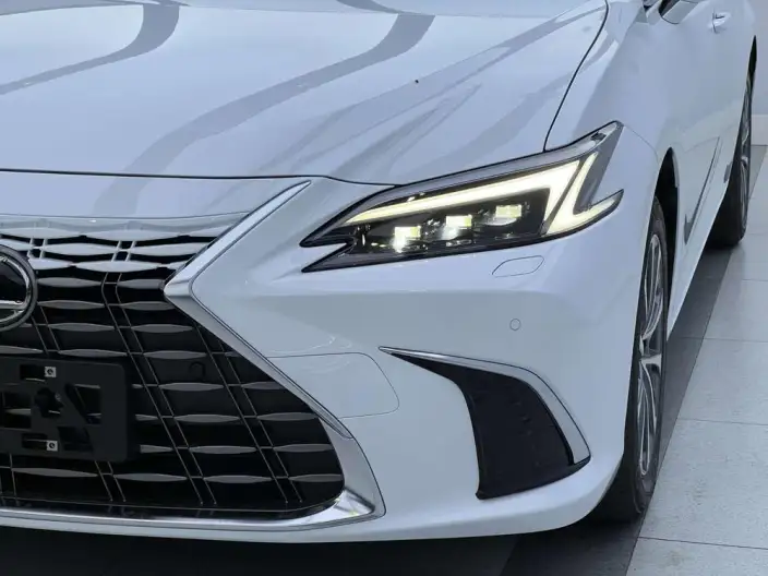 Lexus ES 2025 Model 200 Premium – фото 5