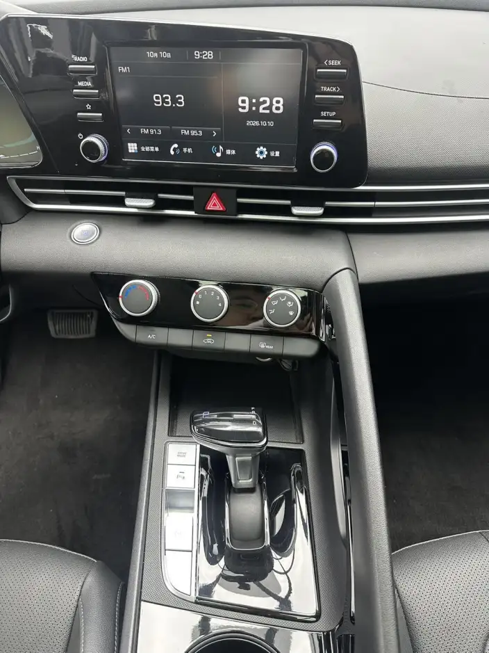 Hyundai Ioniq 2023 Model 1.5L CVT GLX Elite Edition – фото 8